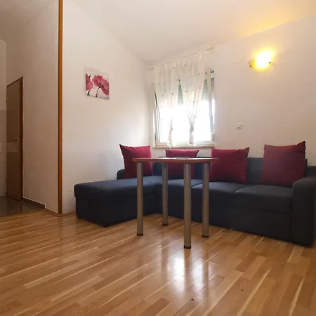 Mario 1680 Apartmán Pula